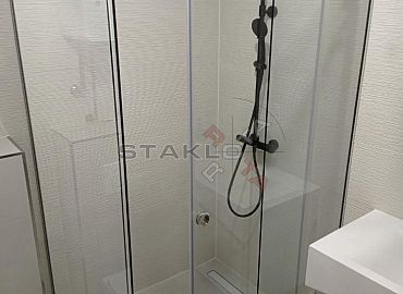 tusÌ kabina sa fikserima i kliznim vratima